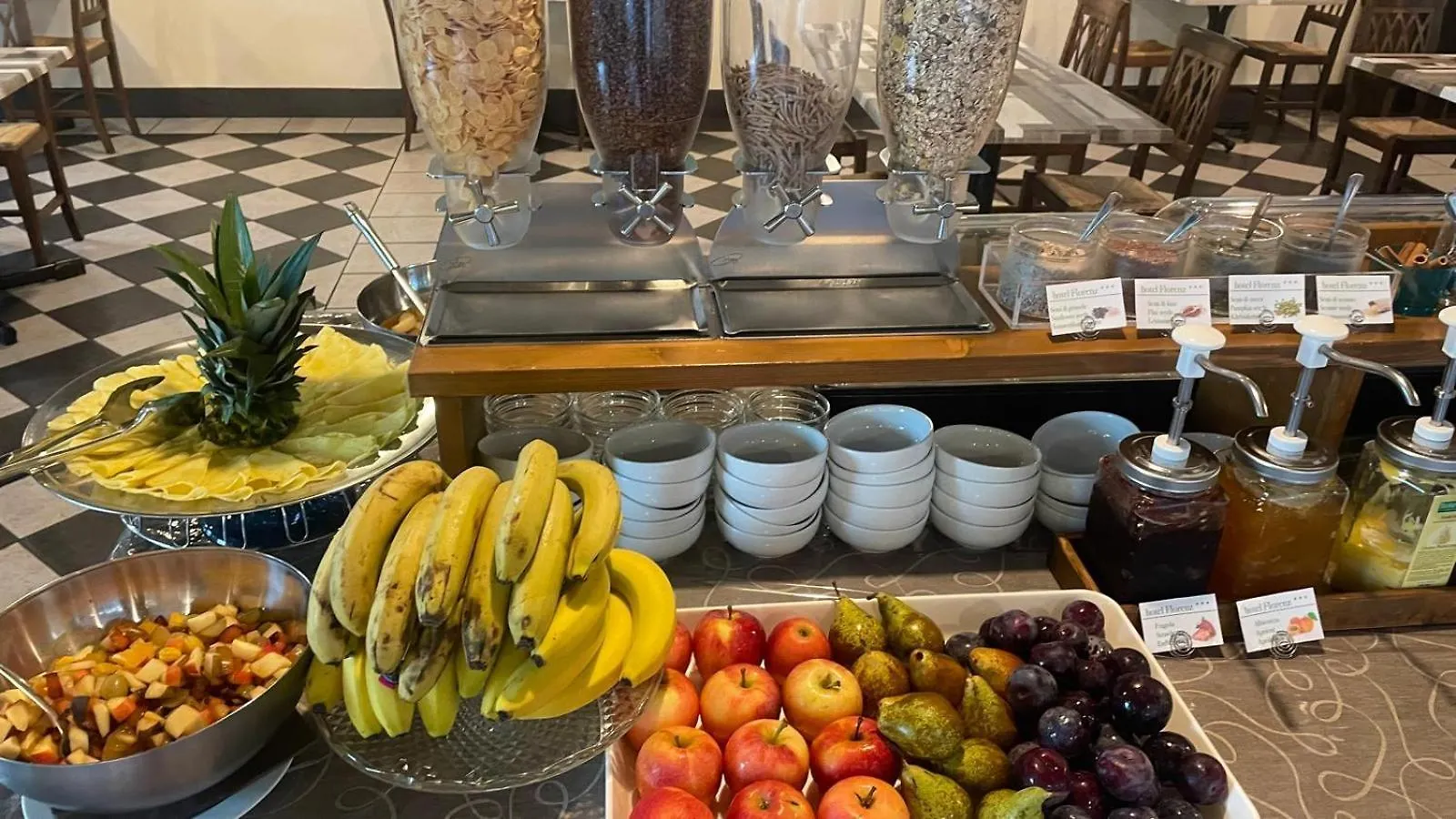 **  Hotel Florenz فينالي ليغوري إيطاليا