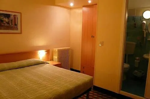 Hotel Florenz فينالي ليغوري
